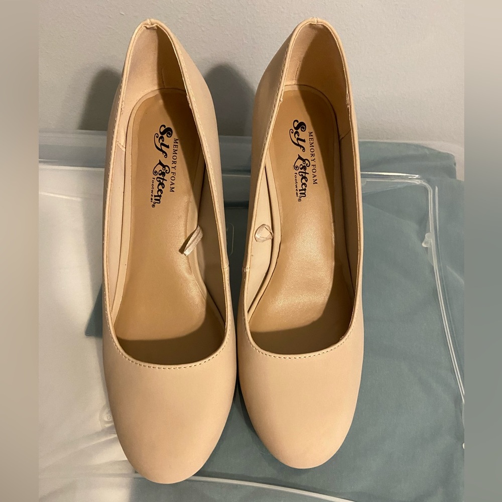 Size 10 nude suede heels - Picture 3 of 10